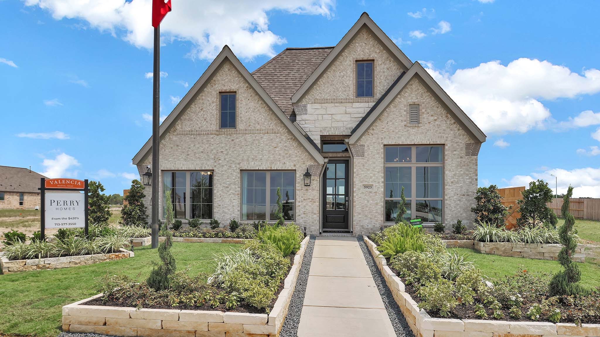 New Construction Homes Near Houston vs. Resale Homes: Which is Right for You?